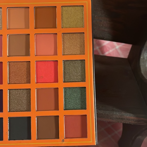 🎈SALE🎈🎀#52.MAKEUP XXL35-COLORS EYESHADOW PALETTE🎀 - Picture 4 of 8